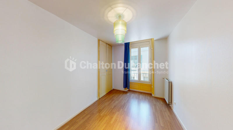 Appartement - 221 m² - 8 pièces