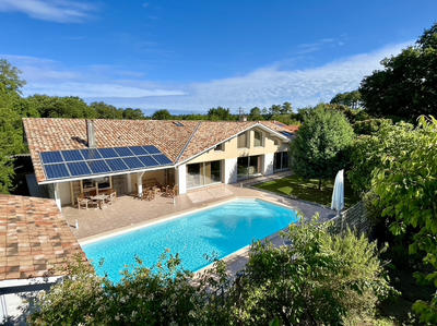 Villa - 260 m² - 6 pièces