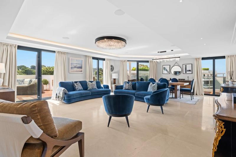 Appartement - 182 m² - 5 pièces