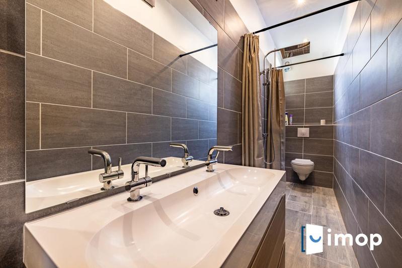 Maison - 210 m² - 5 pièces