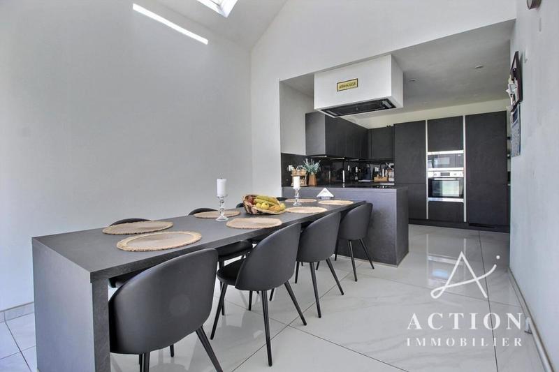 Maison - 190 m² - 7 pièces