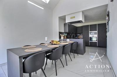 Maison - 190 m² - 7 pièces