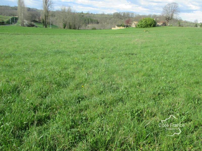 Terrain constructible - 3 000 m²