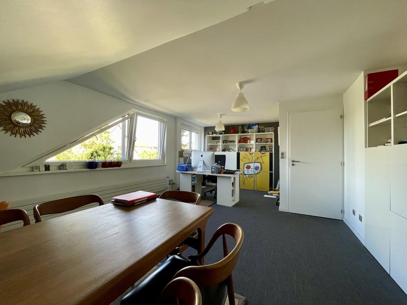 Maison contemporaine - 367 m² - 6 pièces