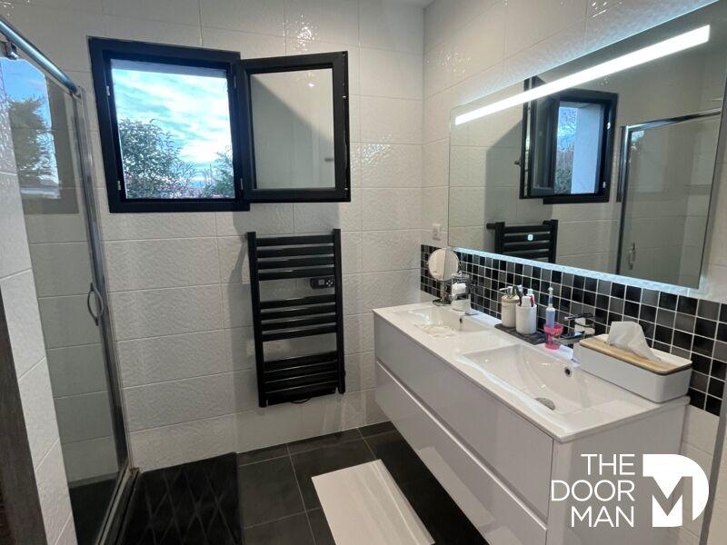 Demeure - 148 m² - 8 pièces