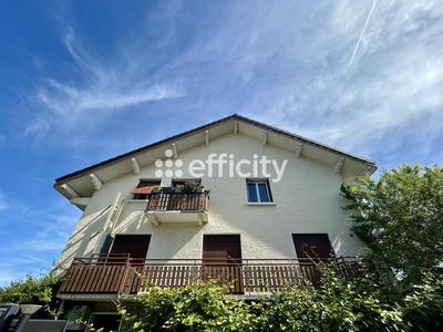 Maison - 198 m² - 8 pièces