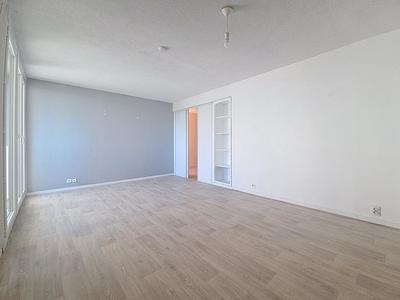 Appartement - 70 m² - 4 pièces