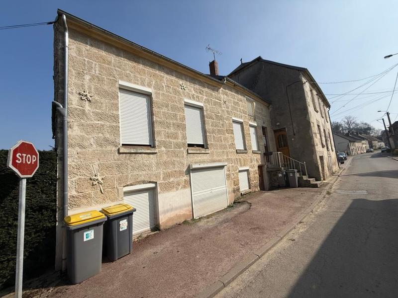 Maison - 300 m² - 7 pièces