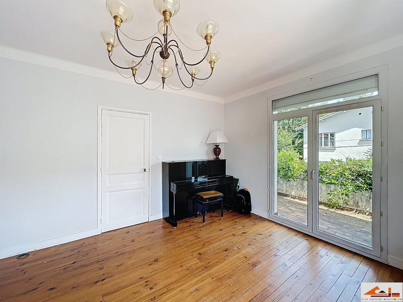 Maison - 168 m² - 7 pièces