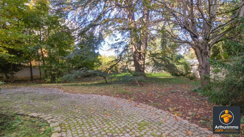 Maison - 180 m² - 9 pièces