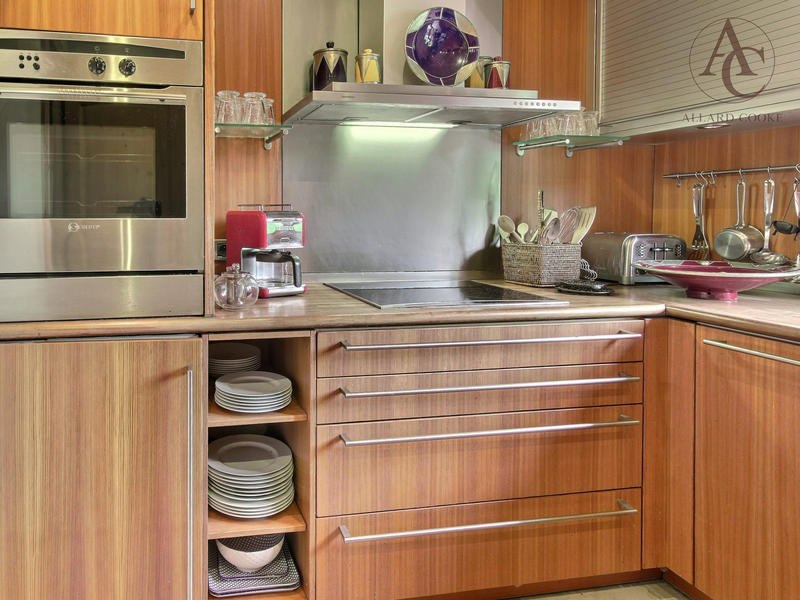 Appartement - 120 m² - 6 pièces