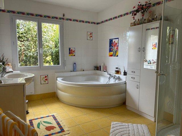 Pavillon - 162 m² - 6 pièces