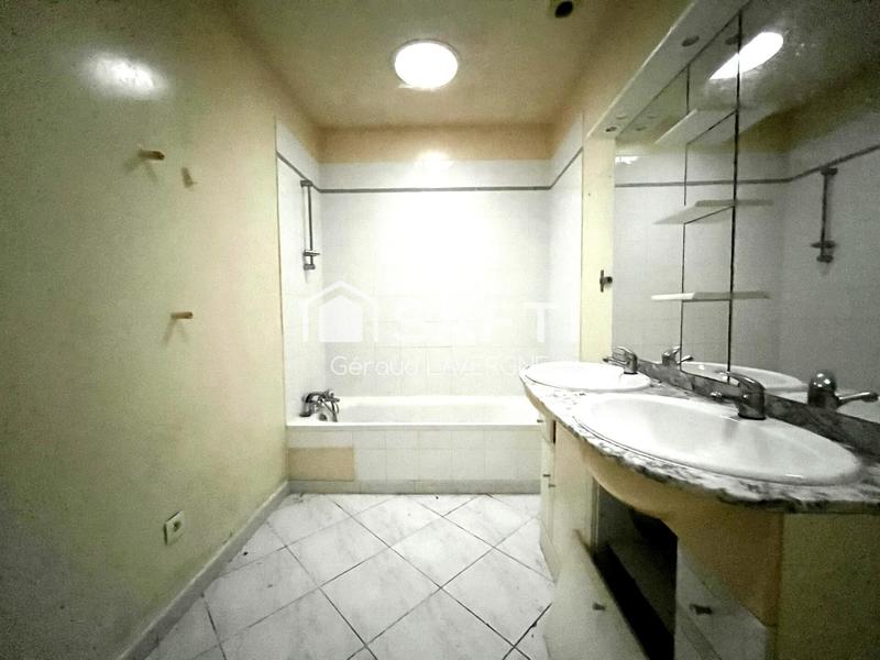 Local commercial - 95 m² - 4 pièces