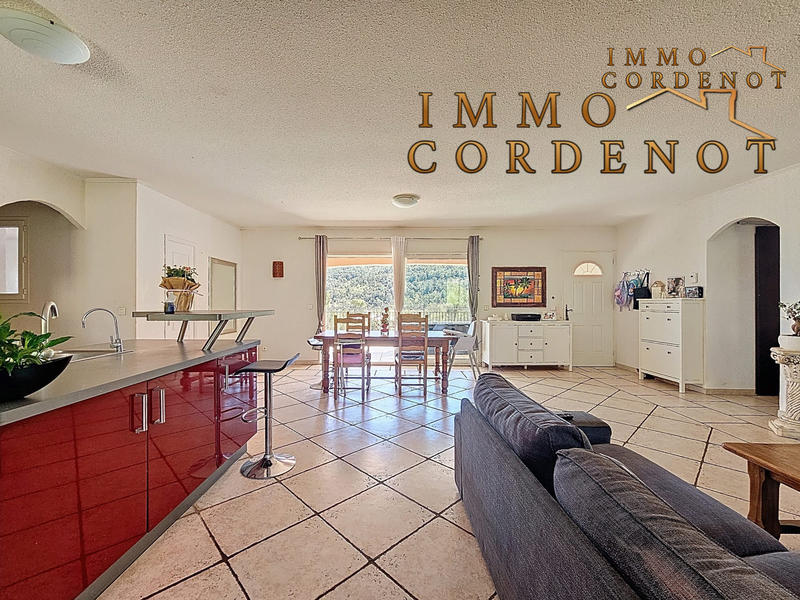 Villa - 200 m² - 6 pièces