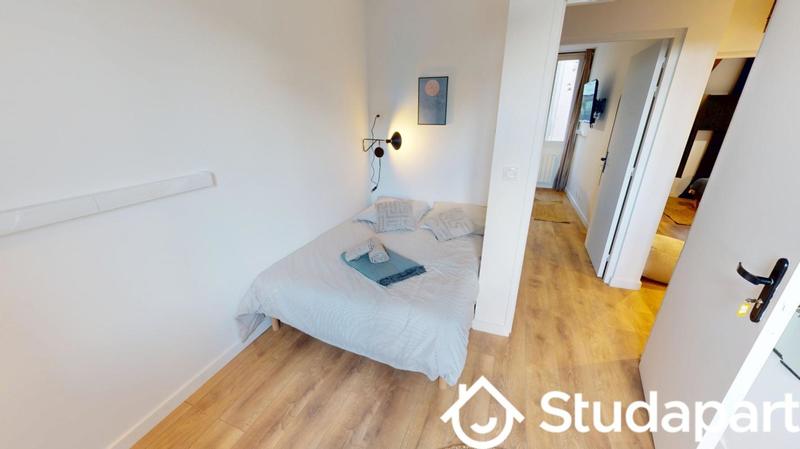 Chambre - 11 m² - 1 pièce