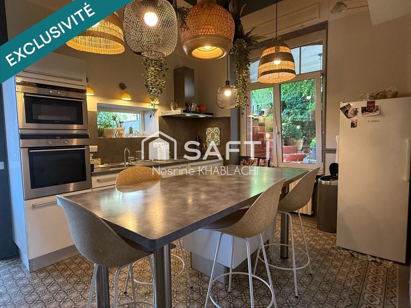 Maison de maîtres - 230 m² - 9 pièces