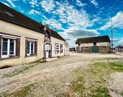 Maison - 96 m² - 3 pièces