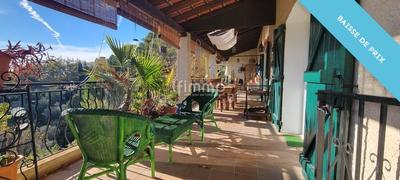 Maison - 220 m² - 7 pièces