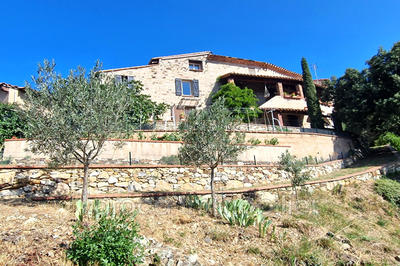 Mas - 295 m² - 11 pièces