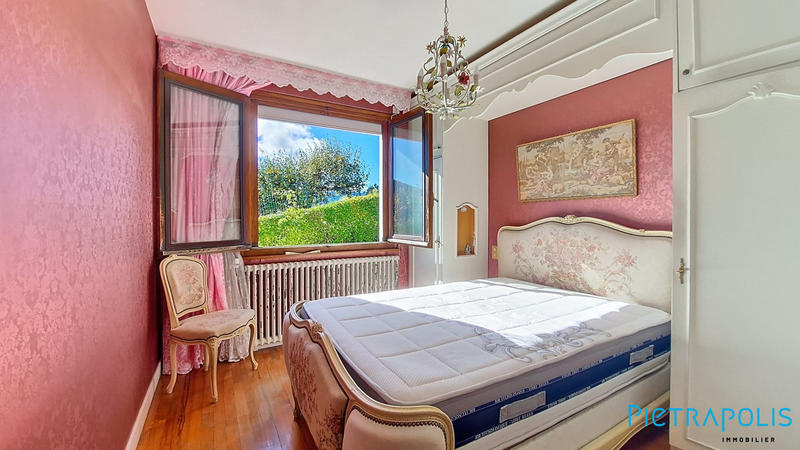 Maison - 170 m² - 8 pièces