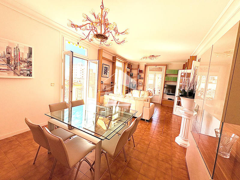 Villa - 180 m² - 7 pièces