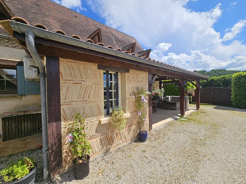 Maison traditionnelle - 135 m² - 7 pièces