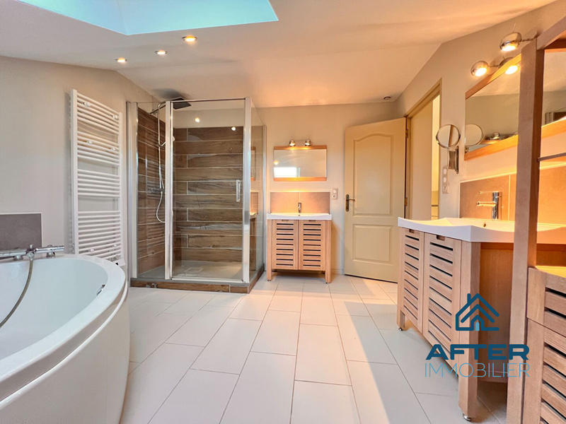 Maison - 105 m² - 5 pièces