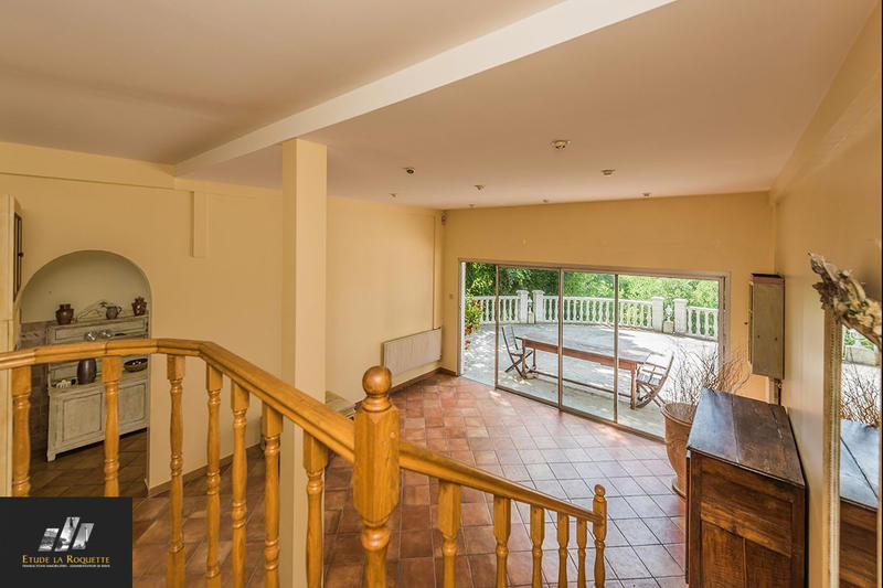 Maison - 280 m² - 6 pièces