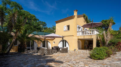 Maison - 177 m² - 5 pièces