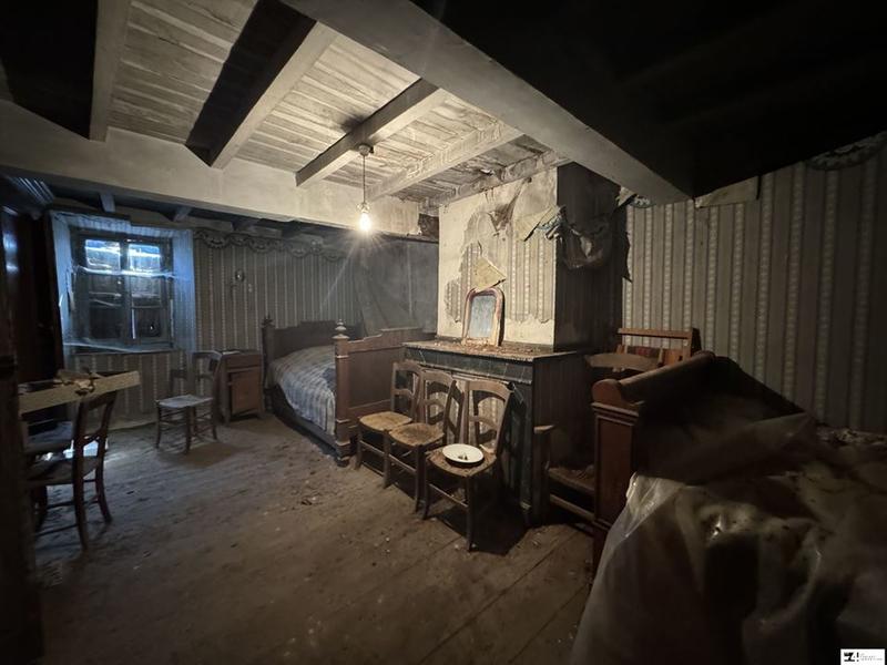 Maison ancienne - 414 m² - 4 pièces