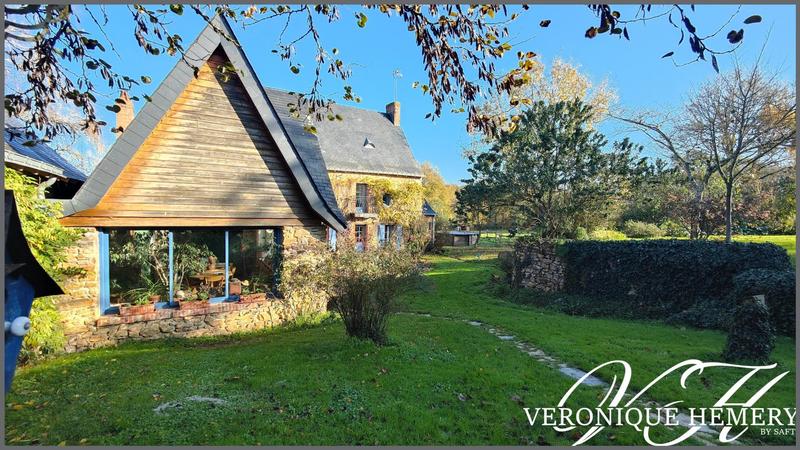 Maison - 225 m² - 8 pièces