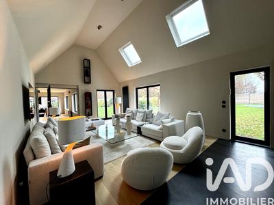 Maison - 210 m² - 5 pièces