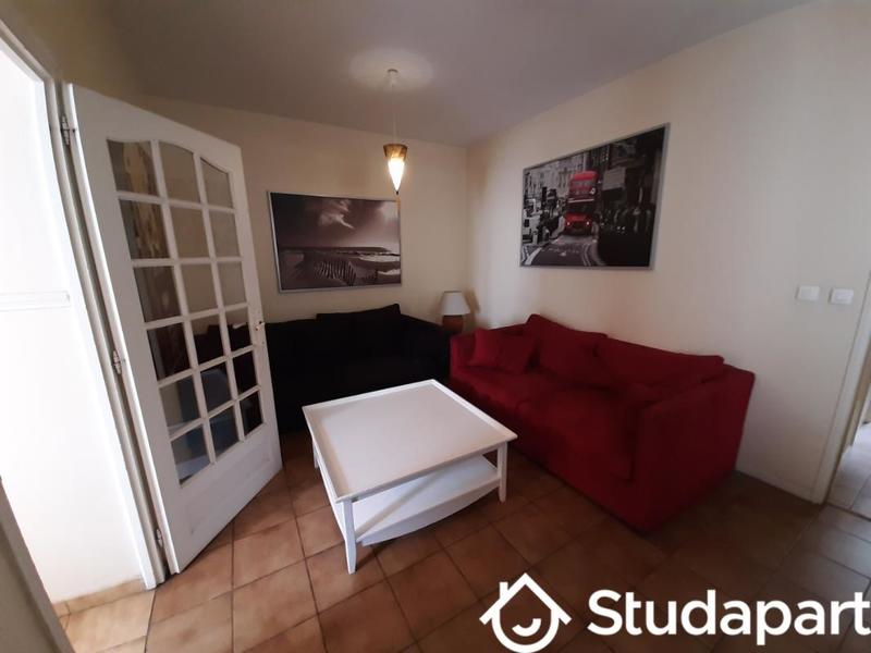 Chambre - 14 m² - 1 pièce