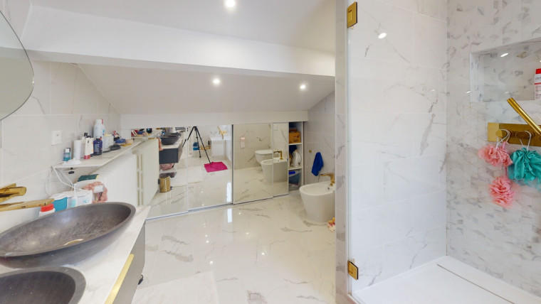 Maison - 185 m² - 7 pièces