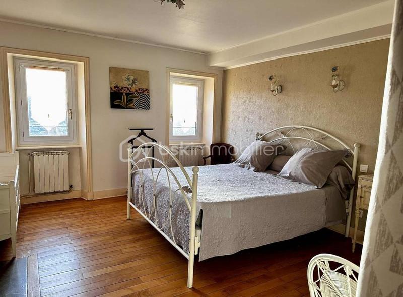 Maison ancienne - 290 m² - 8 pièces