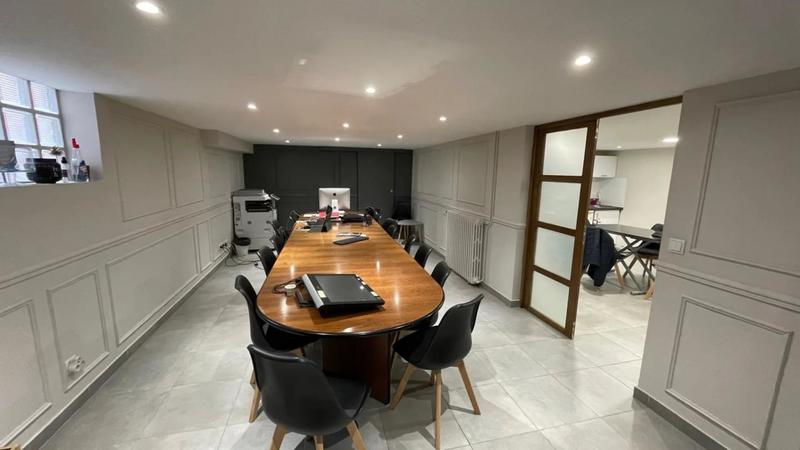 Bureau - 270 m² - 6 pièces