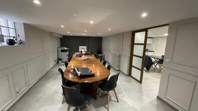 Bureau - 270 m² - 6 pièces