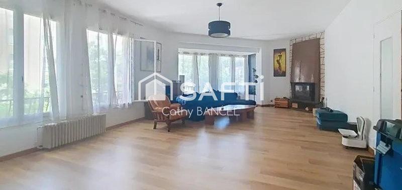 Appartement - 216 m² - 7 pièces