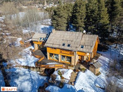 Châlet - 380 m² - 8 pièces