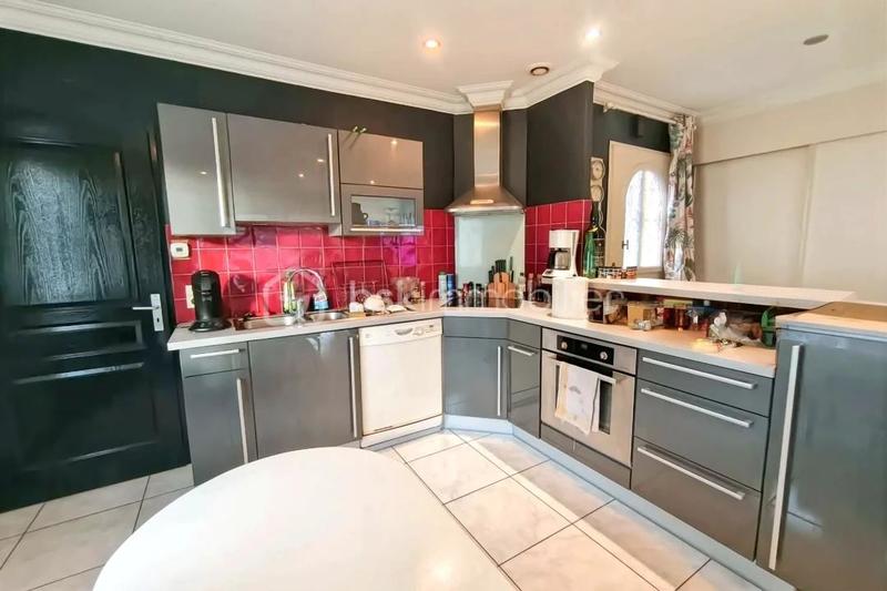 Maison - 90 m² - 5 pièces