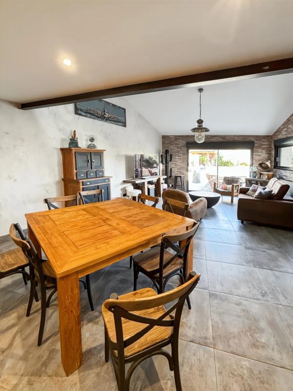 Maison - 140 m² - 6 pièces