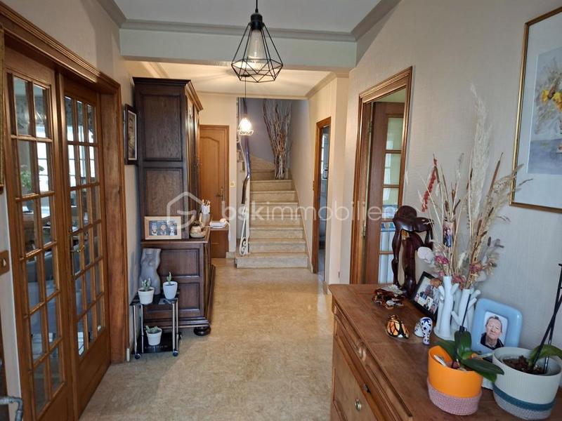 Maison - 220 m² - 11 pièces