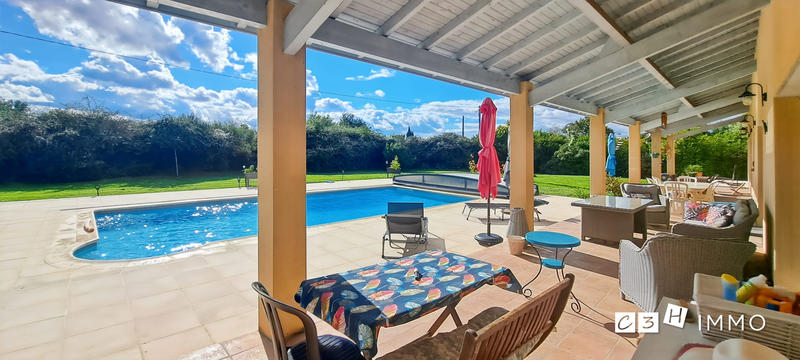 Villa - 222 m² - 7 pièces