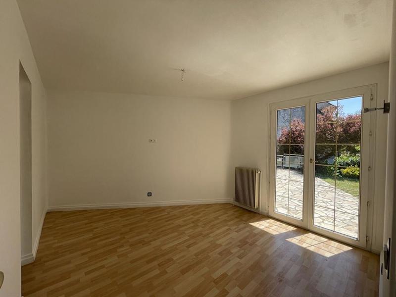 Maison - 240 m² - 8 pièces