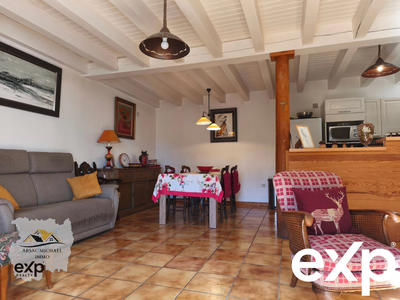 Maison traditionnelle - 143 m² - 4 pièces