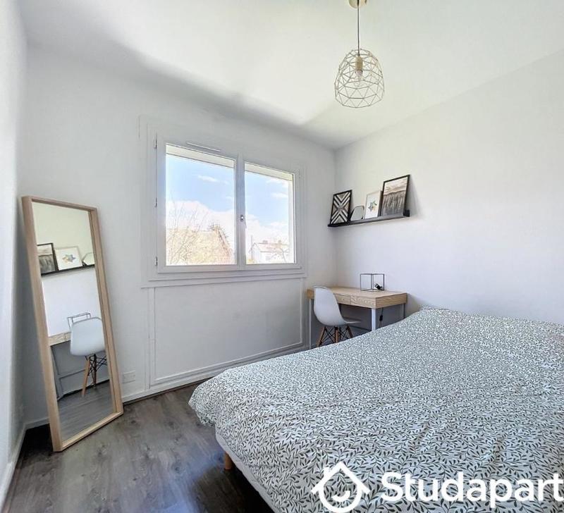 Chambre - 11 m² - 1 pièce