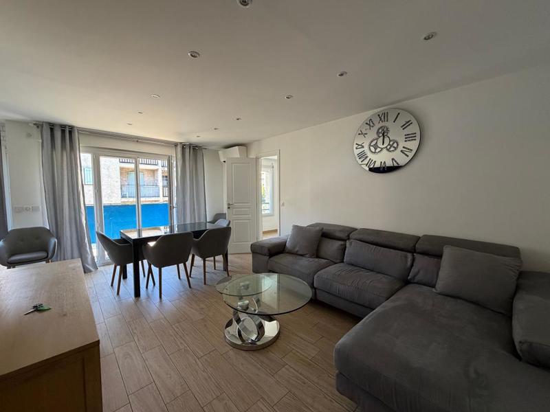 Appartement - 80 m² - 4 pièces