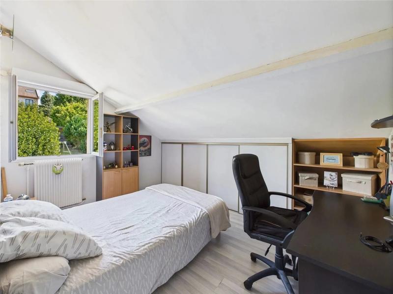 Maison - 95 m² - 5 pièces