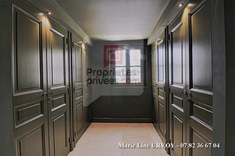 Maison - 300 m² - 8 pièces