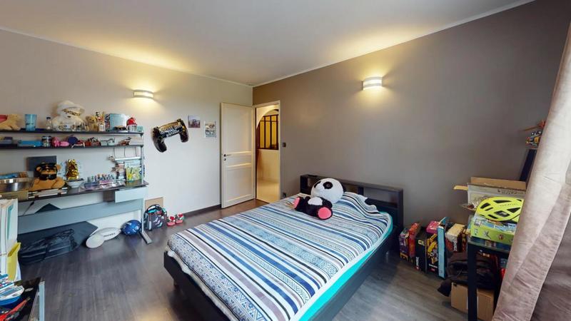 Propriété - 377 m² - 7 pièces